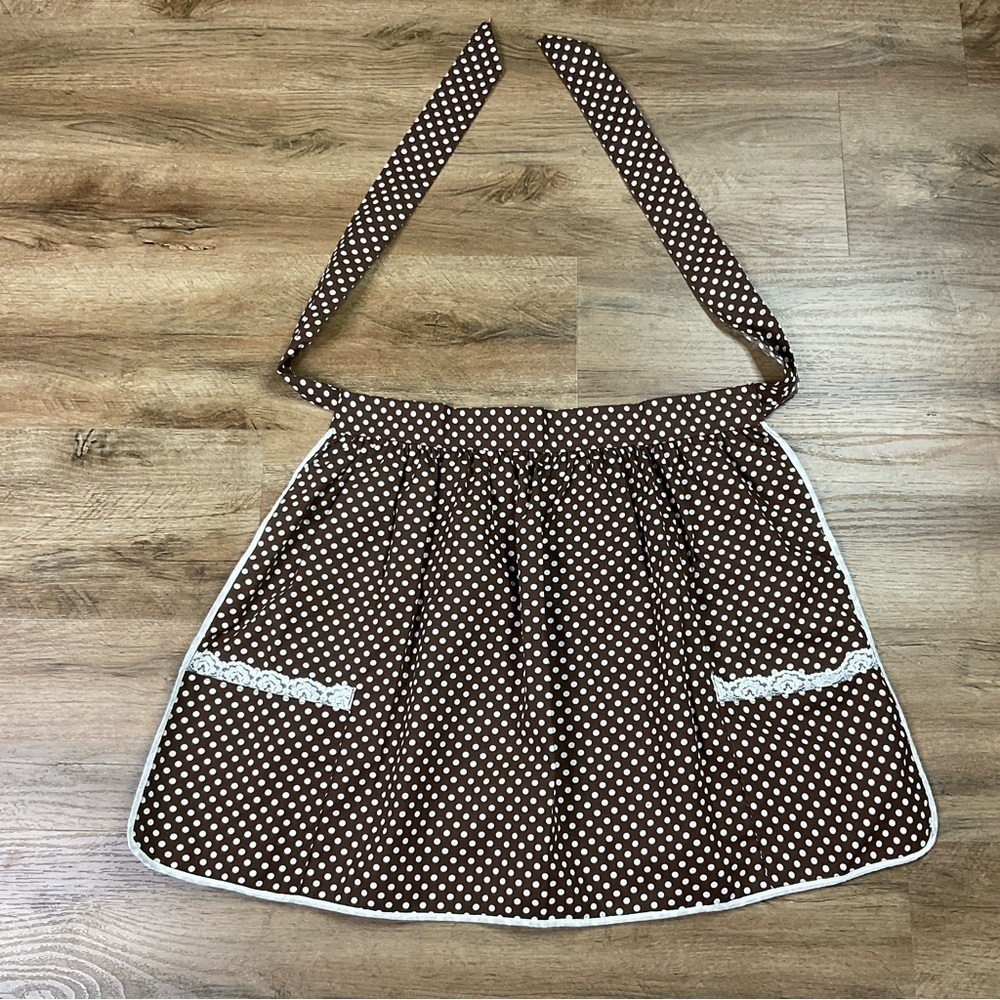 Vintage Apron Polka Dot Fabric Tie Back Cottage Core Granny Pin Up Rockabilly